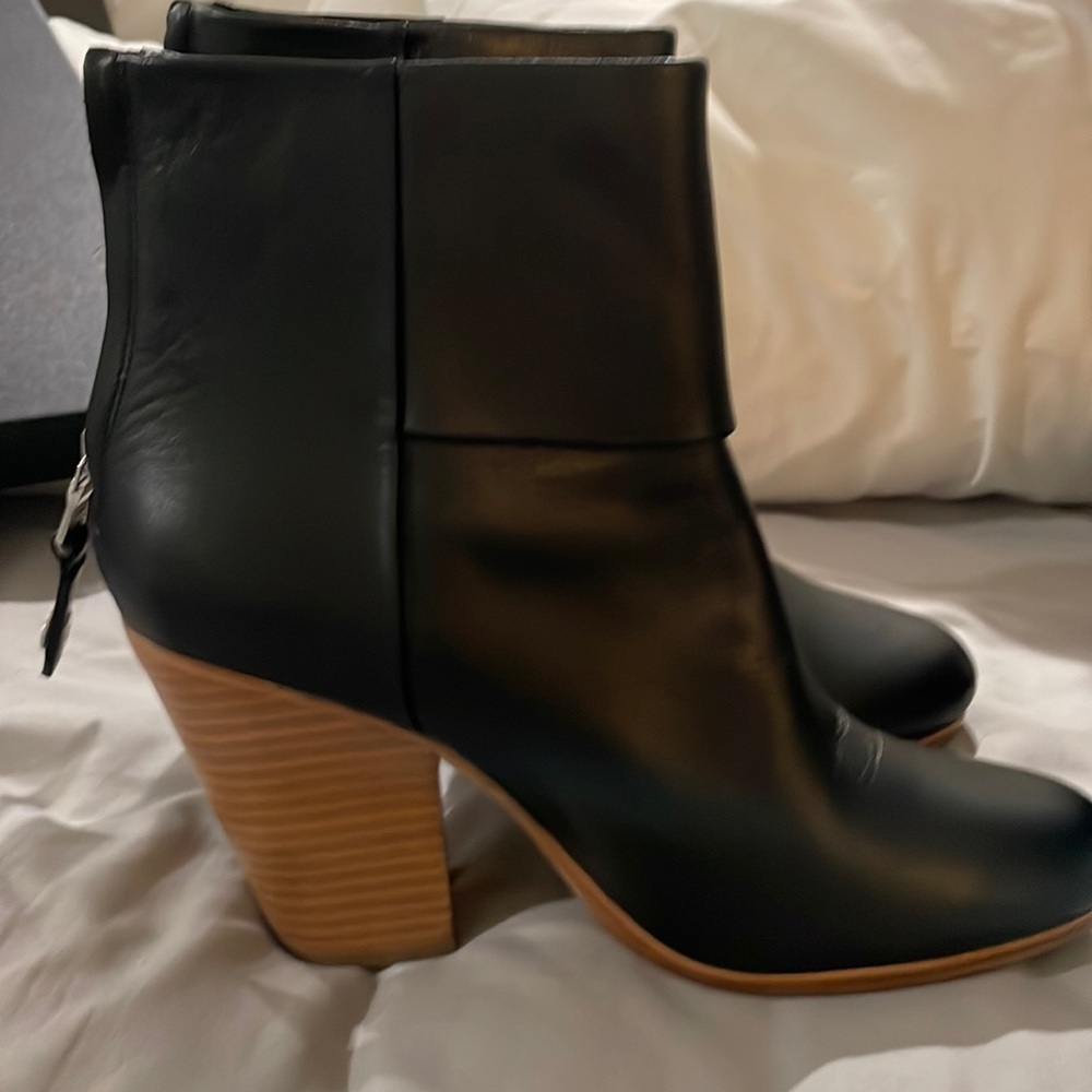 NWT - rag and bone Newburyport black boots (size 10)